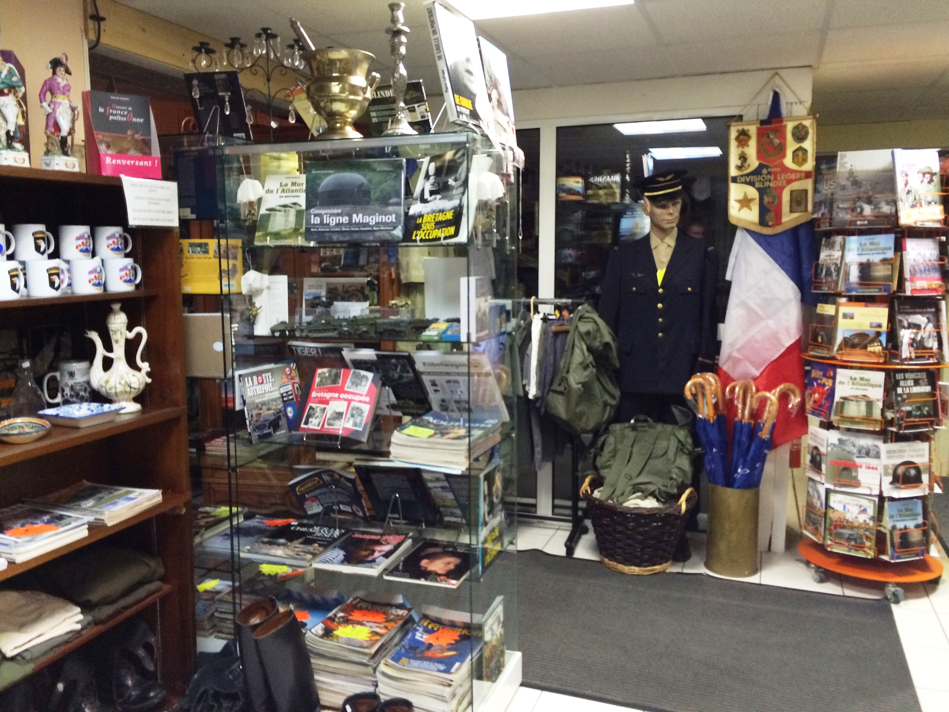 boutique militaire tours